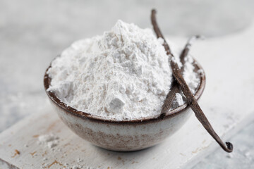 sugar powder with ground natural vanilla