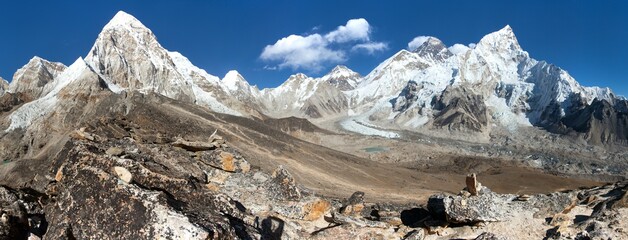 Mount Everest panoramic view of himalaya mountains