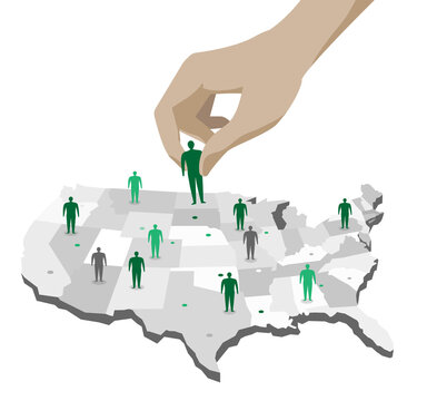 Mano colloca gli uomini che rappresentano diversi stati americani sulla mappa degli Stati Uniti d'America