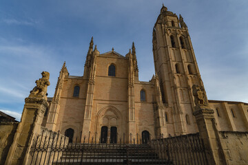 Fototapeta na wymiar View of the cathedral of Segovia in Spain 