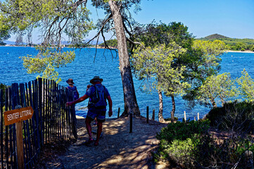 Sentier littoral, La Londe les Maures, Provence-Alpes-C&ocirc;te d'Azur, France, Mer M&eacute;diterran&eacute;e
