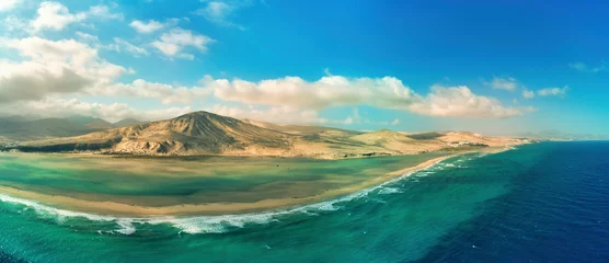 Fotobehang Sotavento Beach, Fuerteventura, Canarische Eilanden Panoramisch luchtfoto van het strand van Sotavento en de lagune Fuerteventura