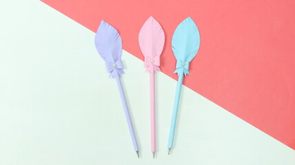 Cute Decorated Feather Pen with Paper in Different Colors