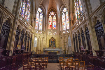 Obraz premium Bordeaux, France - 7 Nov, 2021: Stained glass windows in the of Cathedrale Saint Andre (St. Andrews Cathedral), Bordeaux, Gironde, Aquitaine, France