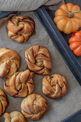 pumpkin cinnamon roll