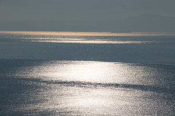 三浦海岸のホテルから見る海 光が広がっている