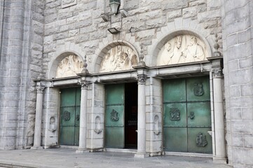 Fototapeta na wymiar Galway - Entrata della Cattedrale