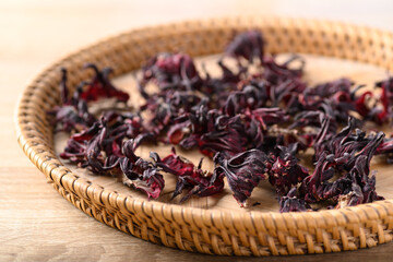 Dry roselle (Hibiscus sabdariffa), Food coloring and ingredient in beverage, Herbal medicine for reduction in blood pressure