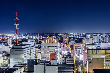 Fototapeta premium 栃木県庁舎から見える明かりが綺麗な夜の街並み