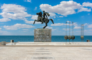 Monument to Alexander the Great on Thessaloniki embankment, Greece (inscription 