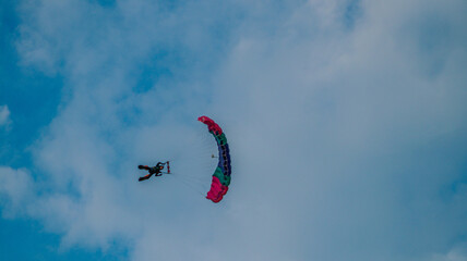 Campeonato de pára-quedas realizado em Manaus