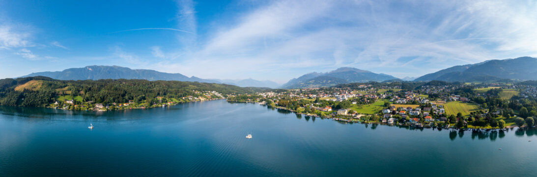 Sommertag am Millstätter See in Kärnten. Luftaufnahme der Tourismusregion im Süden von Österreich.