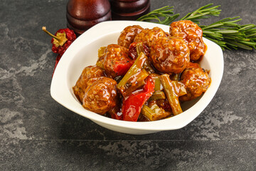 Meat ball in tomato sauce
