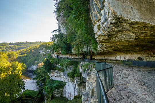 Fort and troglodyte town of La Roque Saint-Christophe. France