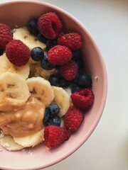 fruit, food, berry, strawberry, dessert, raspberry, blueberry, fresh, berries, raspberries, healthy, sweet, red, breakfast, blackberry, white, strawberries, blueberries, diet, bowl, yogurt, summer, de