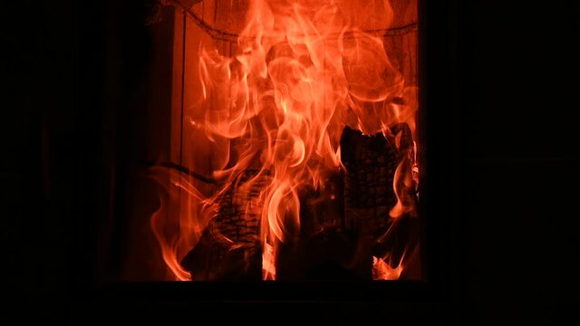 fuoco fiamme caminetto camino scaldare a legna fiamme 