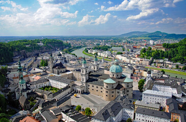 Fototapeta premium Panoramic View of Salzburg, with the Cathedral in the centre