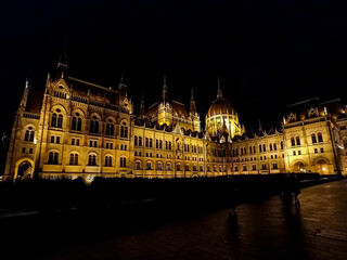 Obraz premium parliament in Budapest at night