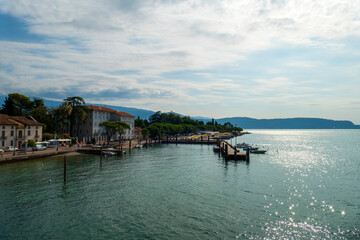 Blick auf Maderno am südlichen Gardasee