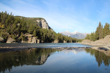 Fototapeta na wymiar Peaks By The Bow River, Banff National Park, Alberta