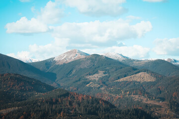 Fototapeta na wymiar Picturesque view of beautiful mountains in autumn