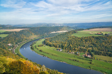 Fototapeta na wymiar Blick über das Elbtal in der Sächsischen Schweiz, Deutschland