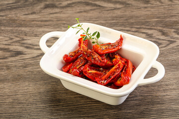 Sun-dried tomato in olive oil