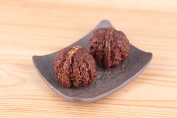 White lion head wenwan walnut with good patina and color