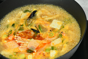 Korean food seafood soup delicious 