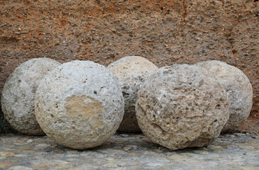 bolas de piedra catapulta cañón alcazaba almería 4M0A5159-as21