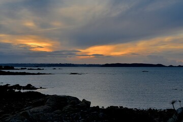 Ambiance au coucher du soleil sur Port-Blanc Penvenan en Bretagne. France