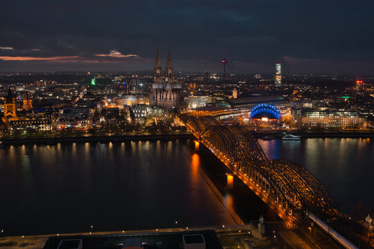K&ouml;lner Dom am Abend
