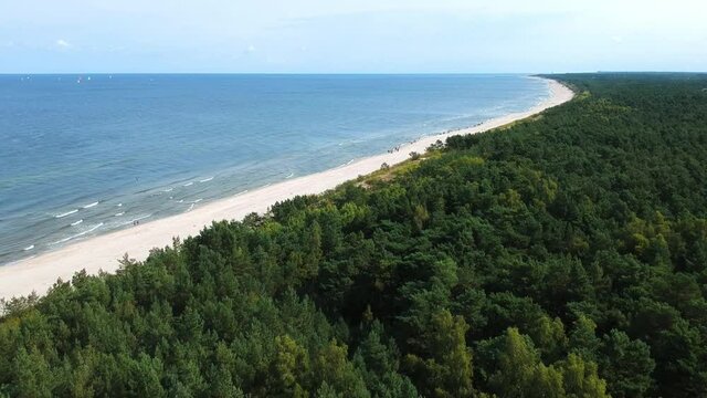 Panorama wybrzeża. Morze Bałtyckie