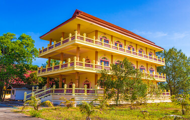 Obraz premium Colorful building Wat Phadung Tham Phothi temple Khao Lak Thailand.