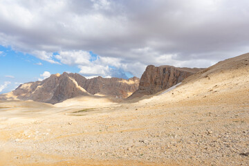 Aladaglar is the holy place of mountaineers. Demirkazık Mountain, Yedigöller, Climbing tracks.