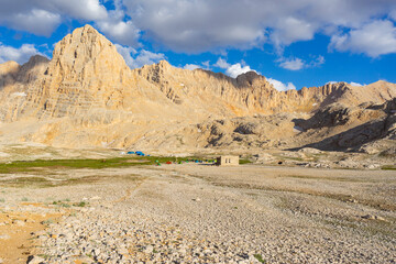 Aladaglar is the holy place of mountaineers. Demirkazık Mountain, Yedigöller, Climbing tracks.