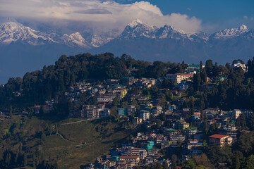 Fototapeta na wymiar Darjeeling city in India In the morning the city view