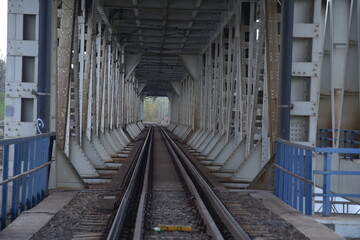 Most Pancera, kolejowy i drogowy, stalowy na Narwii w Modlinie,