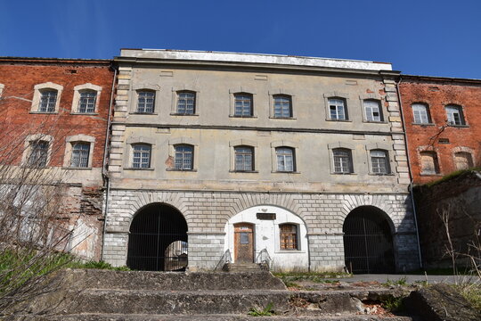 Twierdza Modlin, fortyfikacje obronne, zabytkowy, historyczny obiekt militarny, 
