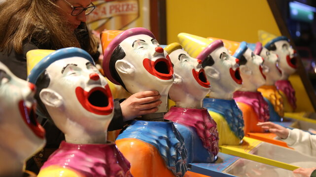 clown head, fun fair