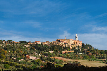 Obraz premium Beuatiful view on pienza during sunset