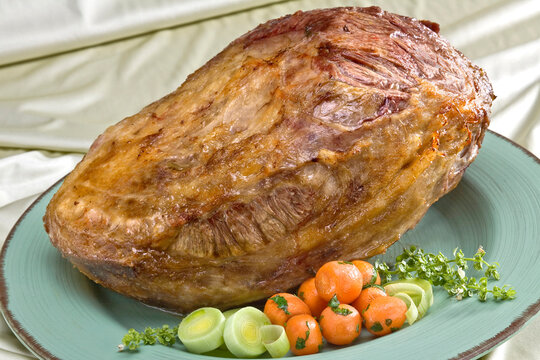 Pratos com Carne Cupim com cenoura e cebolas