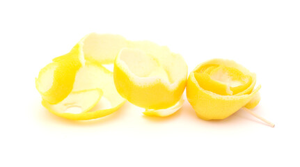 Obraz na płótnie Canvas Using lemon peel to make Potpourri in the shape of roses 