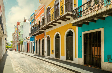 Colorful houses in old San Juan, Puerto Rico - obrazy, fototapety, plakaty