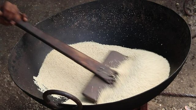 Halwai Dhaba Style - Roasting White Sesame Seeds In Kadai Or Kadhai With Wooden Spatula Palta For Making Til Gul Barfi, Gajak Laddu, Gajjak Burfi, Gachak Lodoo, Chikki, Gud Patti, Tilgul Mithai