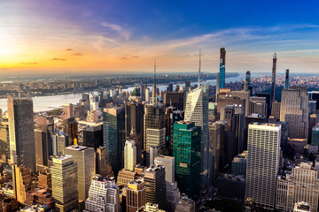 Fototapeta premium Aerial view of Manhattan at sunset