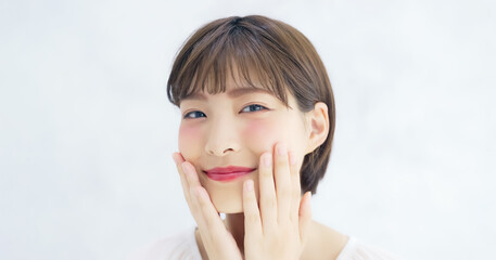 女性のスキンケアイメージ　美容　肌ケア