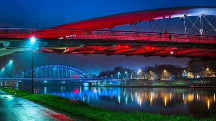 Fototapeta Bulwary nad Wisłą w Krakowie o poranku podświetlone światłem latarni obraz