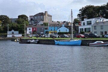 Kinvara – Scorcio del borgo dal molo