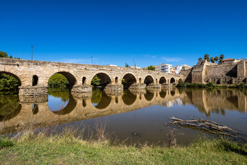 Fototapeta premium Puente Romano, the Roman Bridge in Merida, Extremadura, Spain.